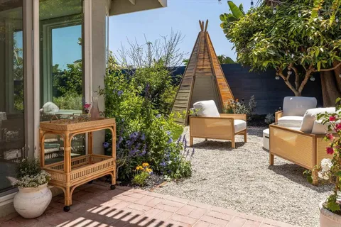 $1,800,000 | 1821 Hawk View Drive, Encinitas, CA 92024
