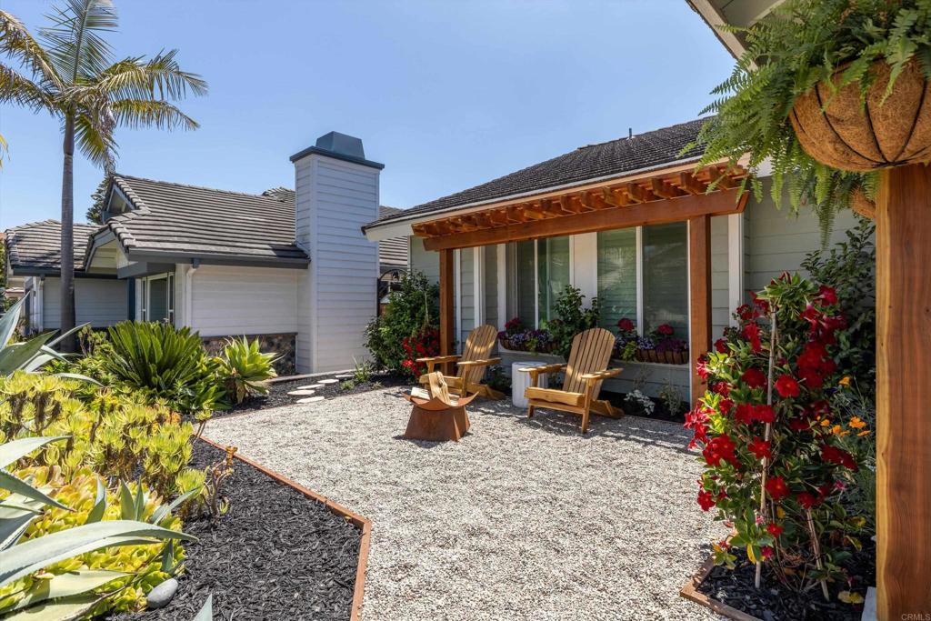 1821 Hawk View Drive Encinitas, CA 92024 - Photo 4 of 42 Exterior Front