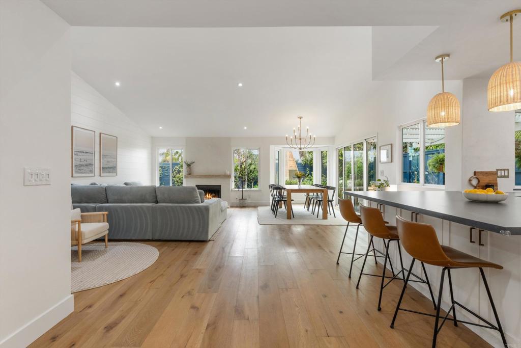 1821 Hawk View Drive Encinitas, CA 92024 - Photo 6 of 42 Living Room