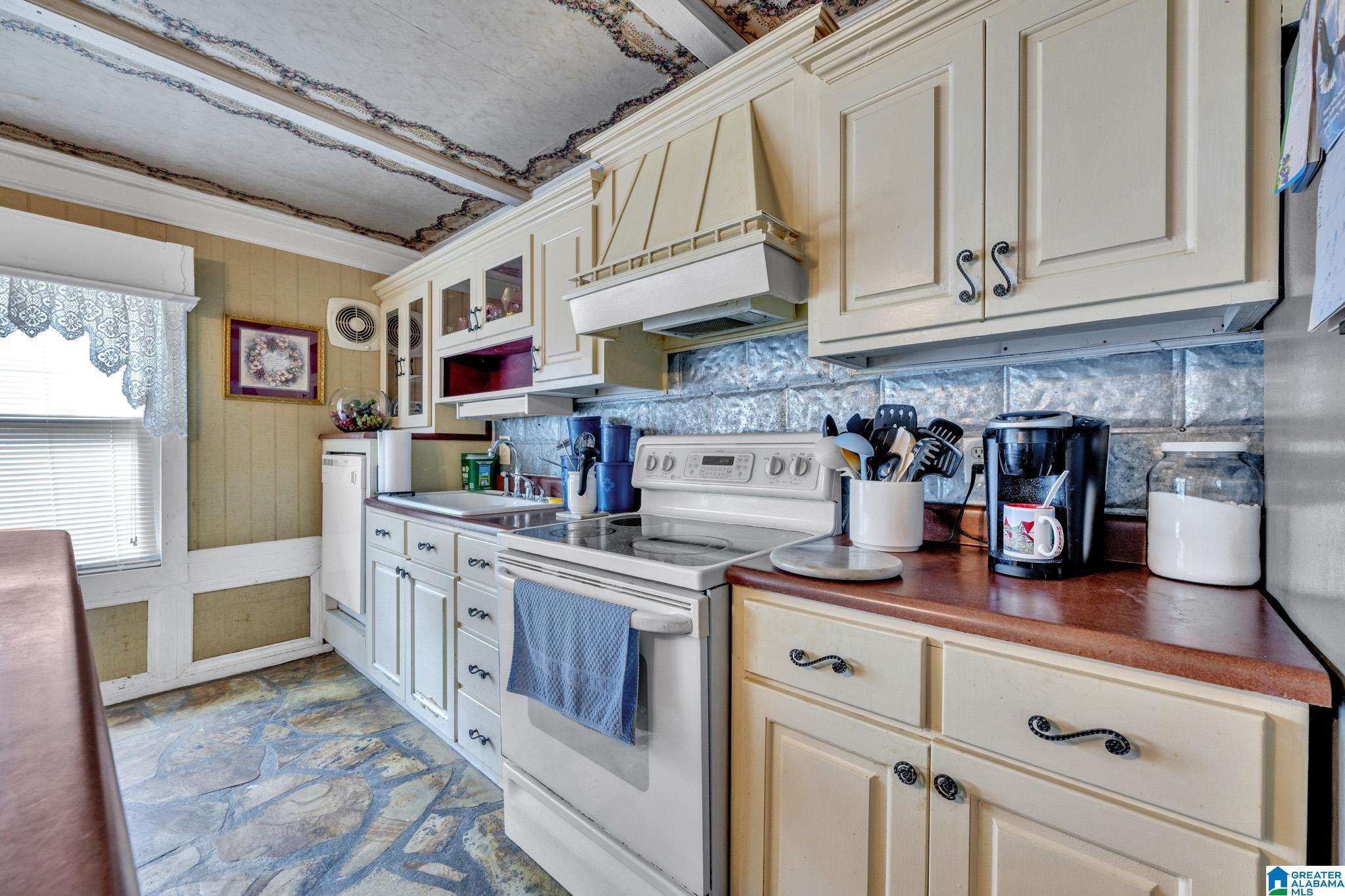 1118 Guyer Cove Road Somerville, AL 35670 - Photo 20 of 36