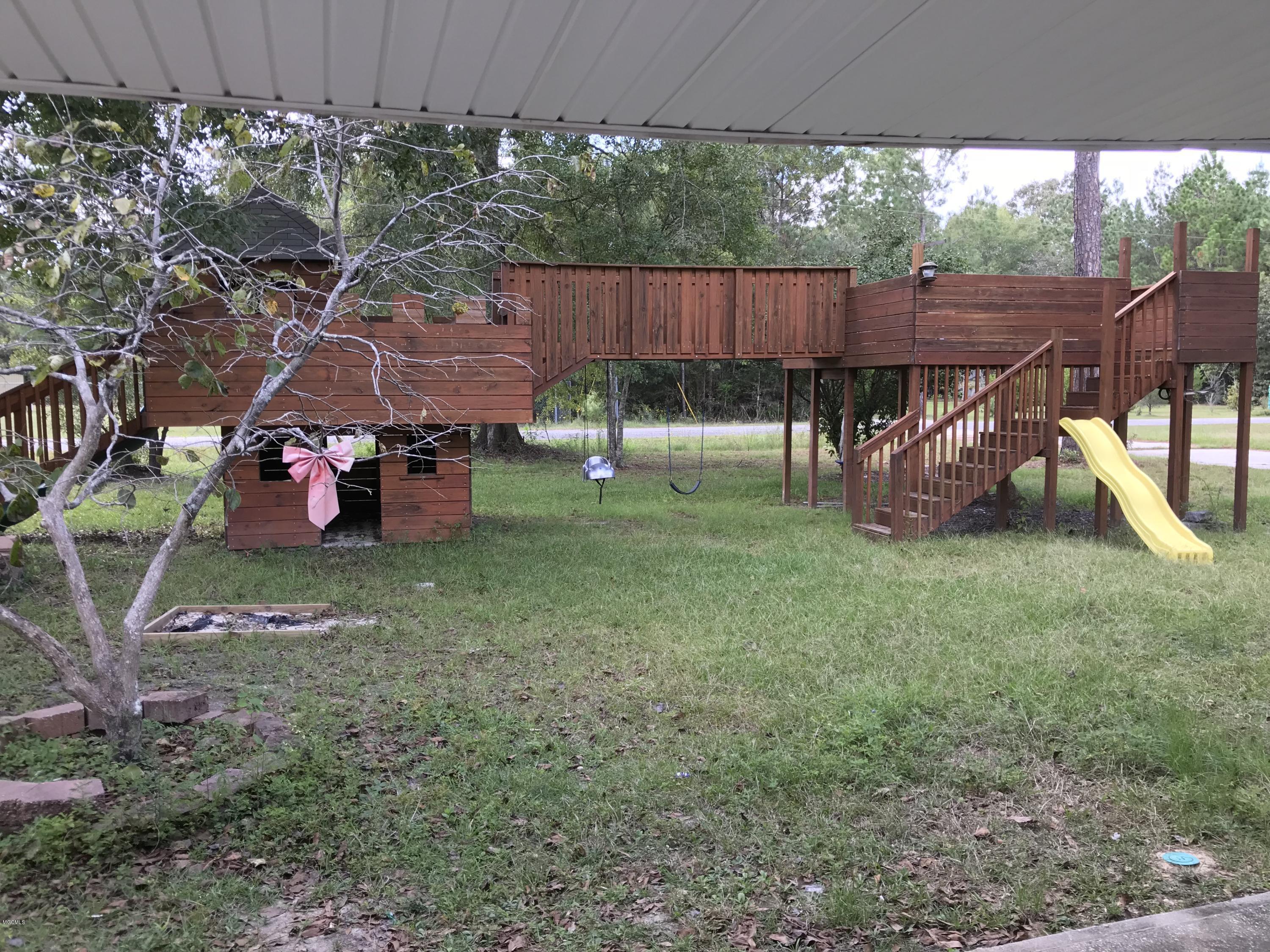 111 Ceasar Road, Unit A & B Picayune, MS 39466 - Photo 5 of 24 IMG_0632
