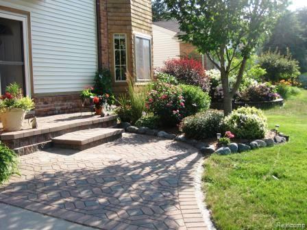 693 Kentucky Drive Rochester, MI 48307 - Photo 3 of 22 Inviting Entry