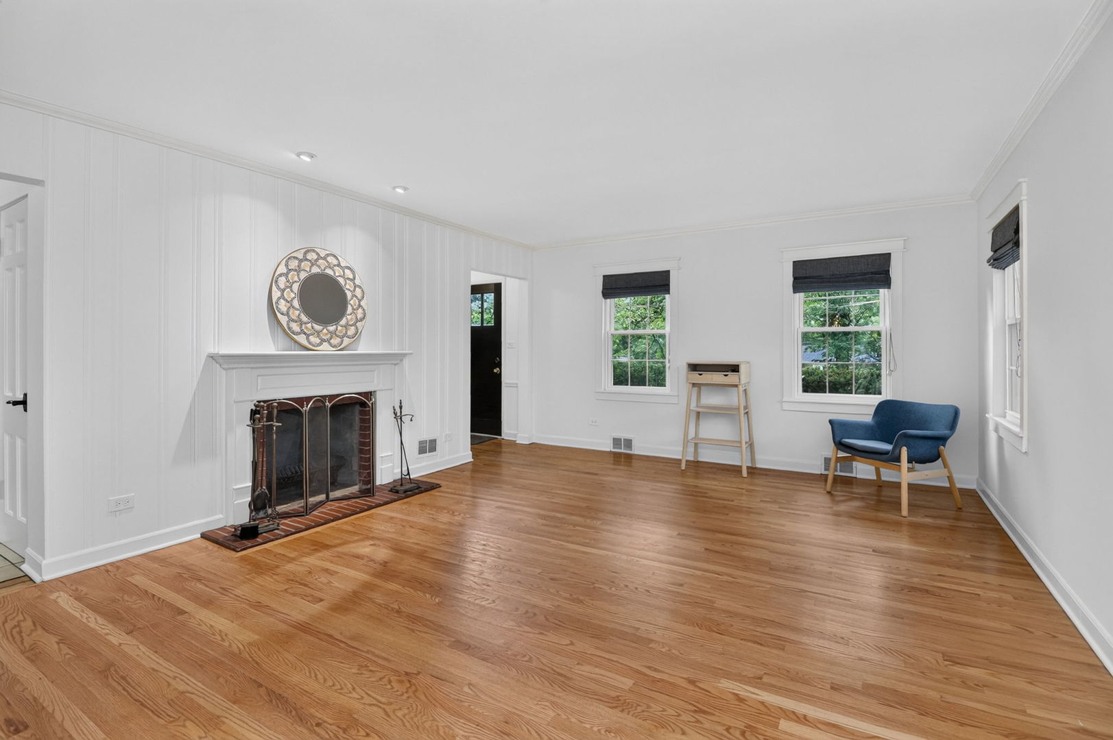 14 Walnut Road Glen Ellyn, IL 60137 - Photo 3 of 27