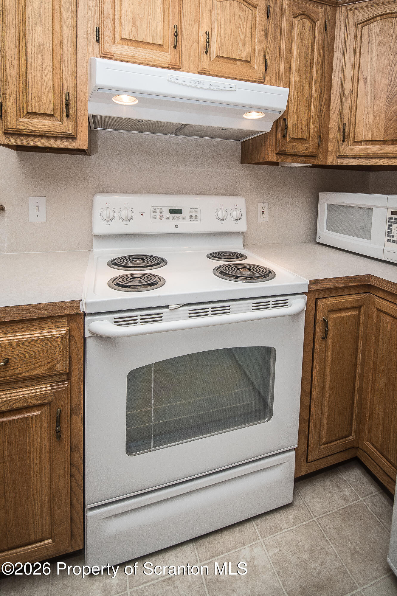 606 Warner Street Scranton, PA 18505 - Photo 17 of 43 Kitchen