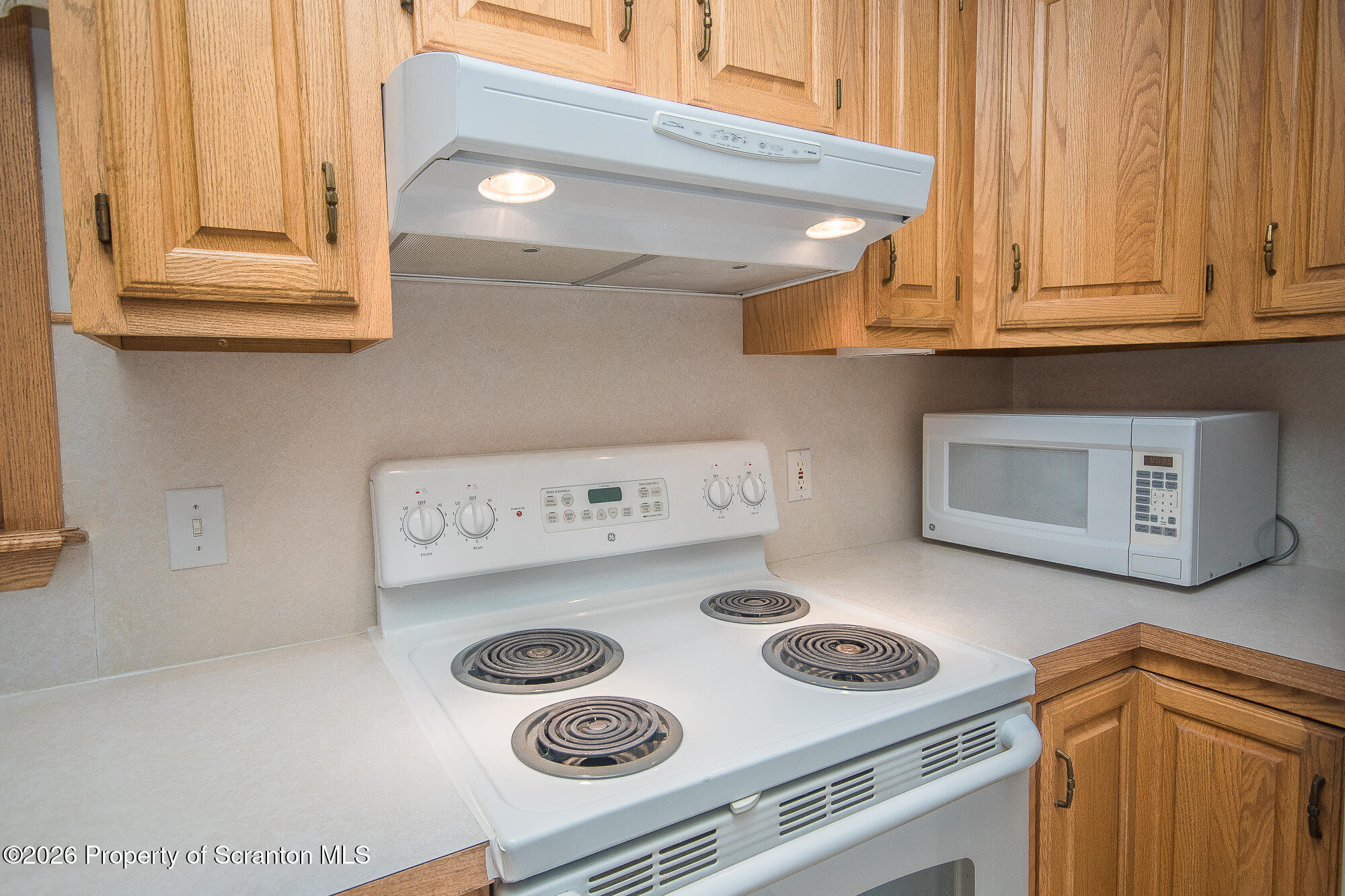 606 Warner Street Scranton, PA 18505 - Photo 18 of 43 Kitchen