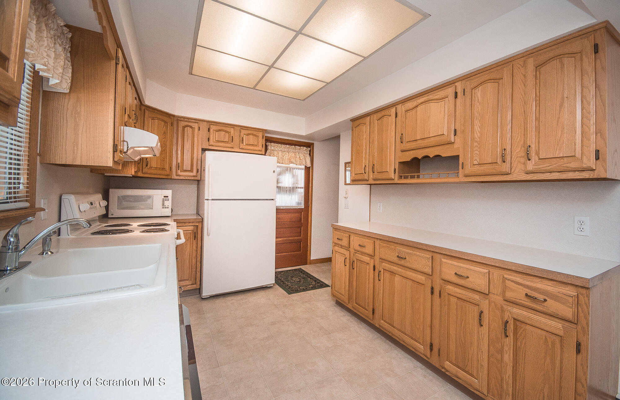 606 Warner Street Scranton, PA 18505 - Photo 19 of 43 Kitchen