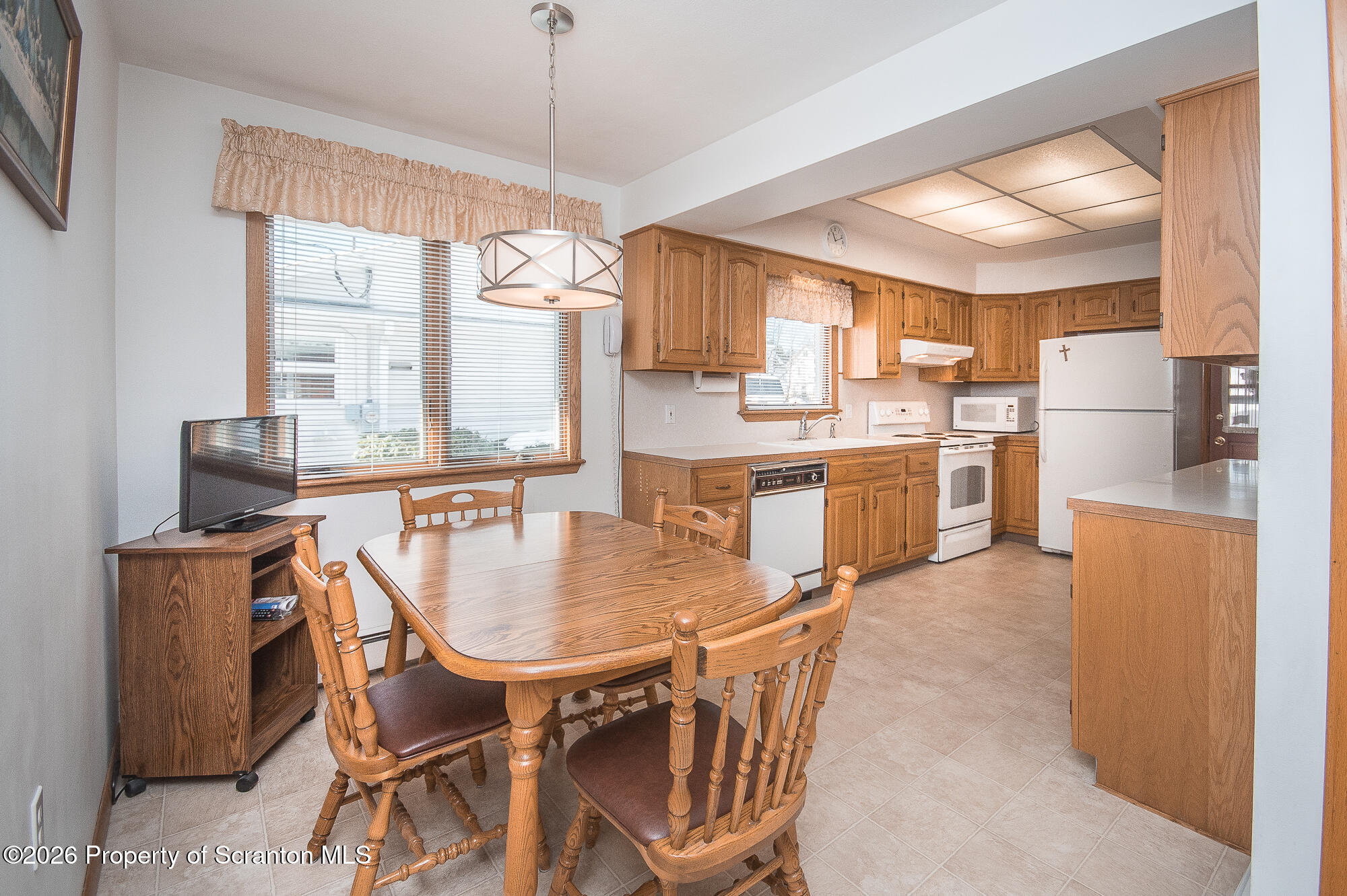606 Warner Street Scranton, PA 18505 - Photo 23 of 43 Kitchen