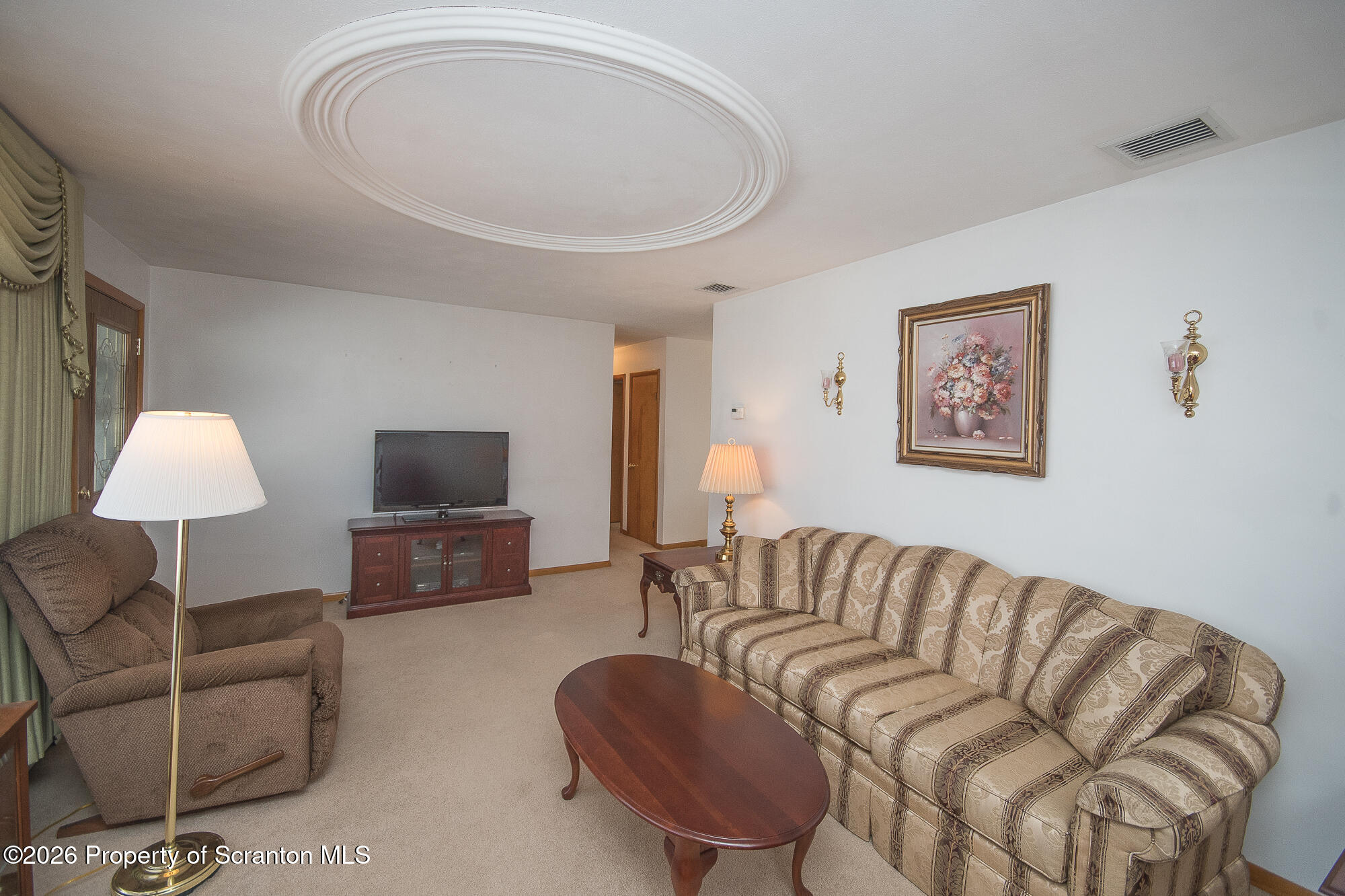 606 Warner Street Scranton, PA 18505 - Photo 25 of 43 Living Room