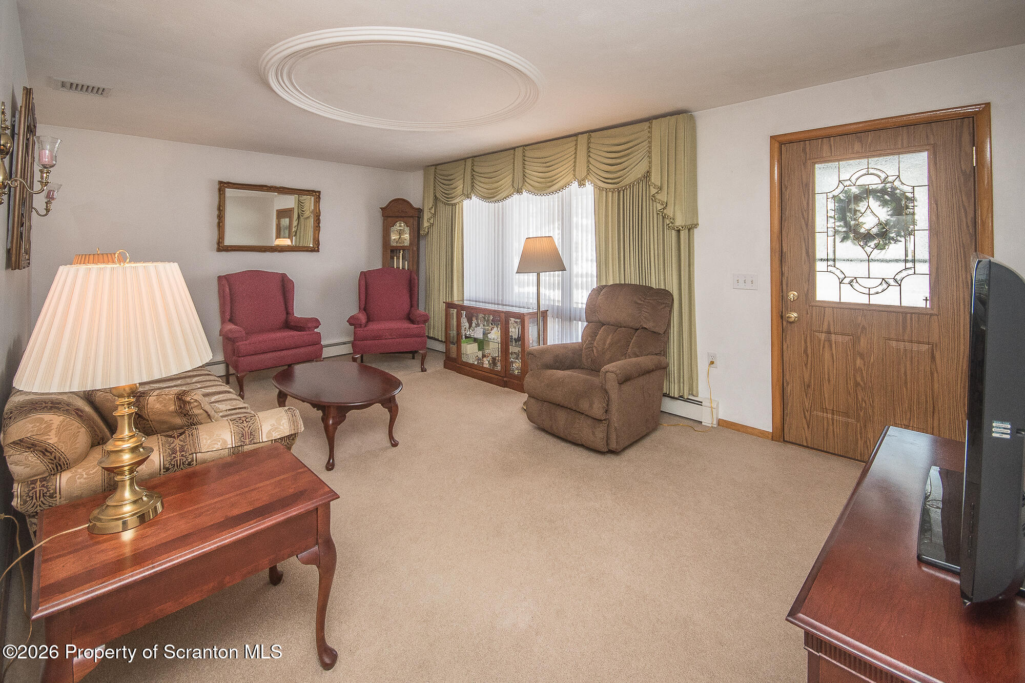 606 Warner Street Scranton, PA 18505 - Photo 26 of 43 Living Room