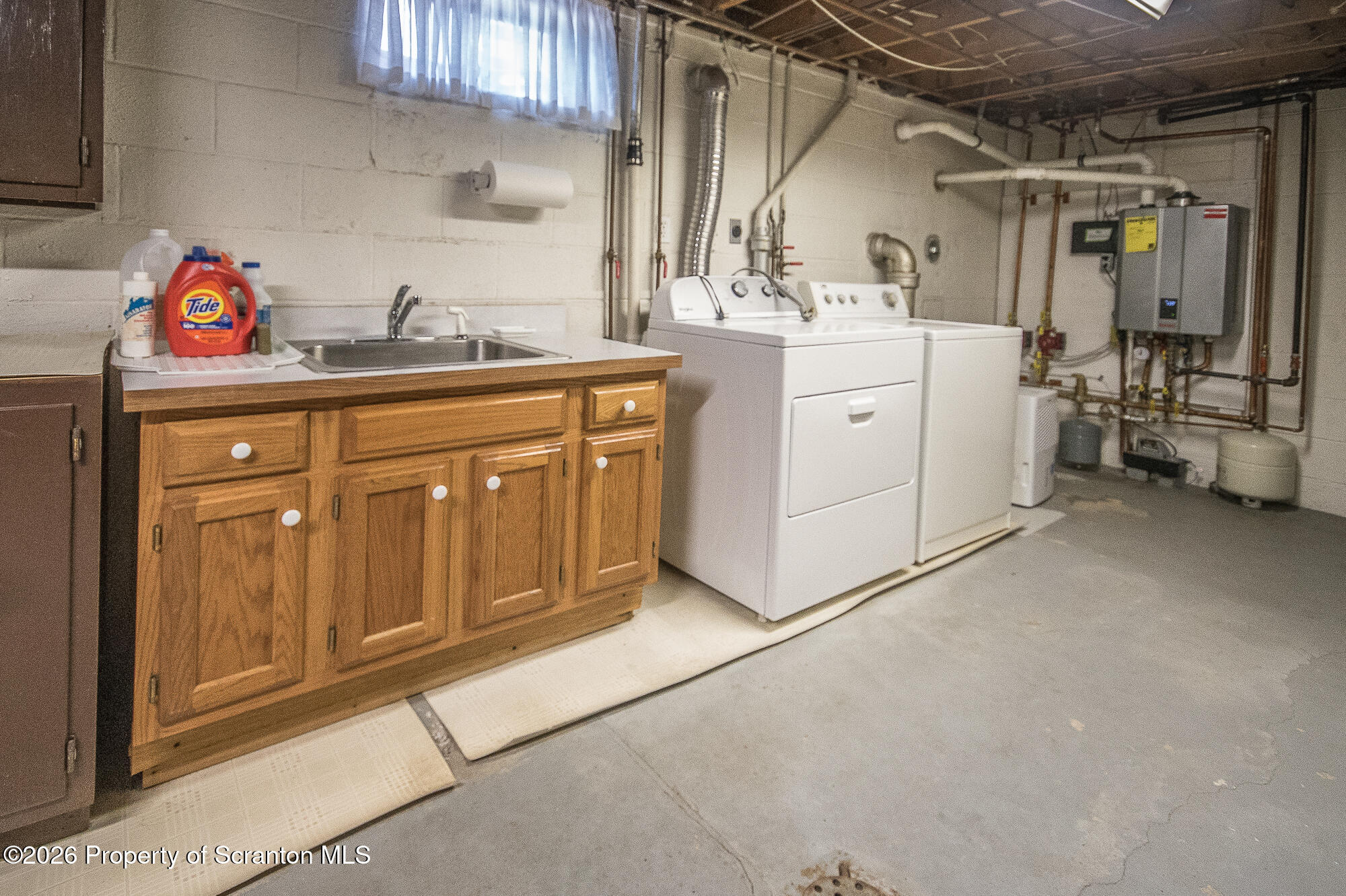 606 Warner Street Scranton, PA 18505 - Photo 40 of 43 Laundry