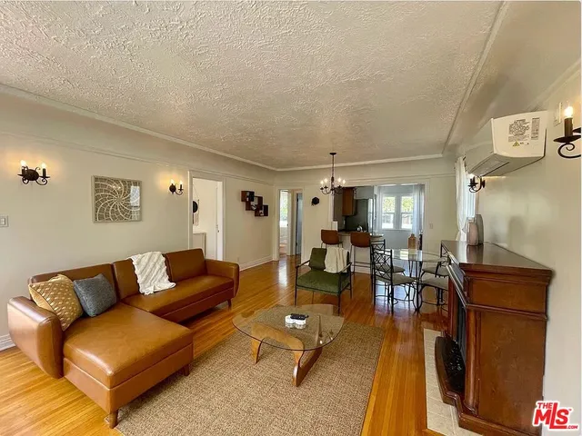 $5,000 | 837 5th Street, Unit 839B, Santa Monica, CA 90403