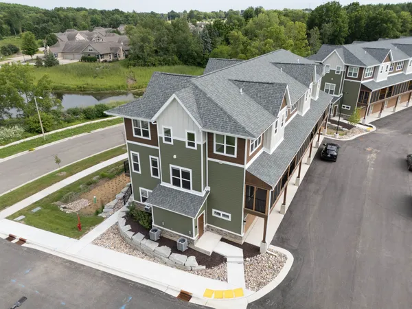 $389,900 | 2674 Notre Dame Drive, Unit 703, Fitchburg, WI 53711