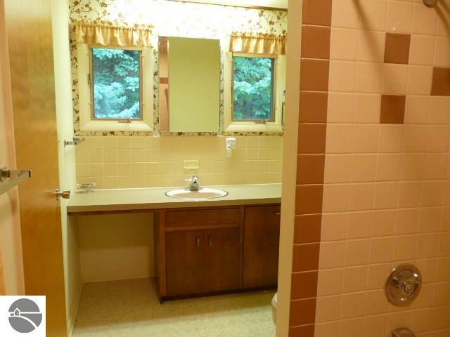 7091 East Shore Road Traverse City, MI 49686 - Photo 11 of 11 1695370-10.JPG