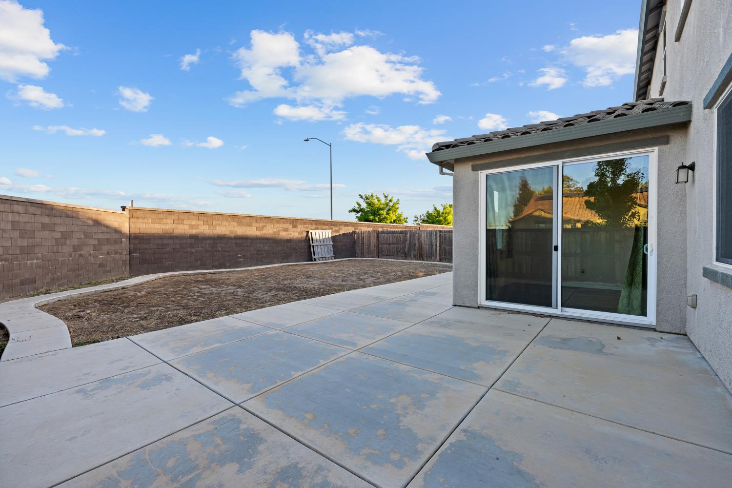 2302 Raphael Way Lodi, CA 95242 - Photo 4 of 57