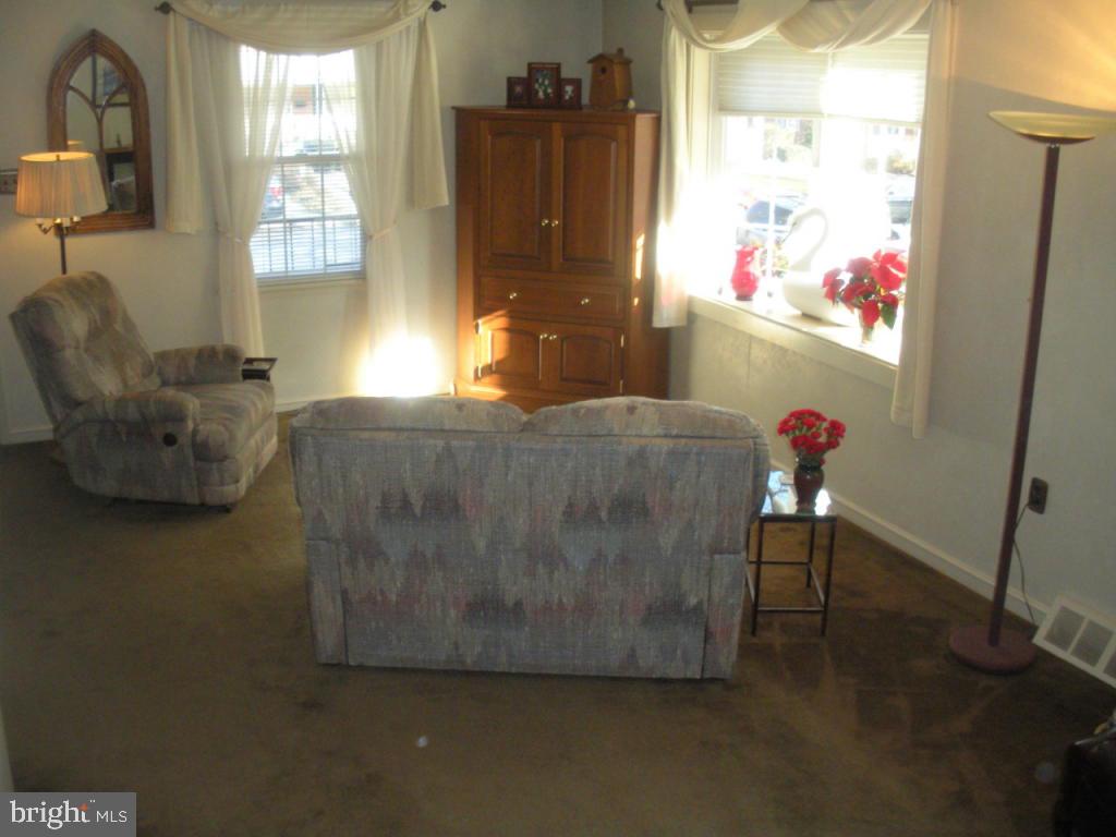 1122 Jamaica Road Lancaster, PA 17602 - Photo 3 of 33 Gallery Image 3