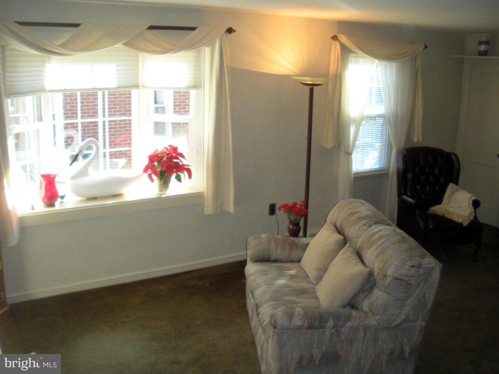 1122 Jamaica Road Lancaster, PA 17602 - Photo 5 of 33 Gallery Image 5