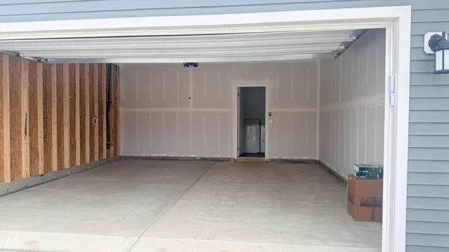 $2,000 | 11813 Marling Way, Indianapolis, IN 46235