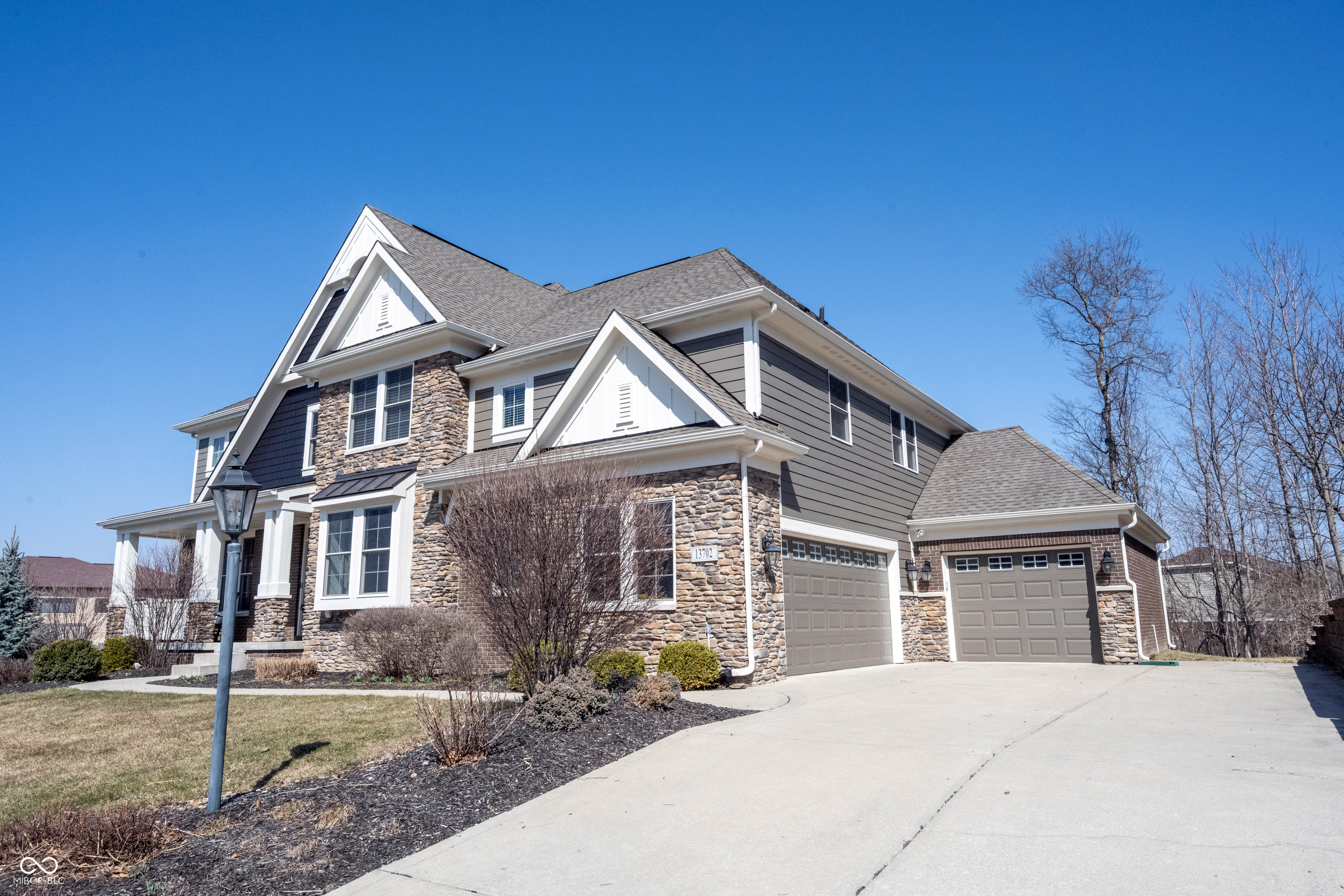 13702 Beam Ridge Drive Fishers, IN 46055 - Photo 3 of 92