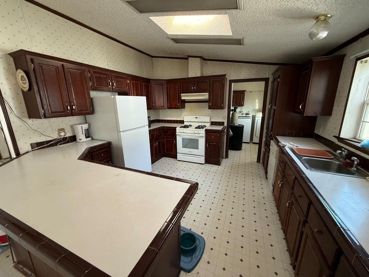 N4958 Arrowhead Trail Juneau, WI 53039 - Photo 2 of 36