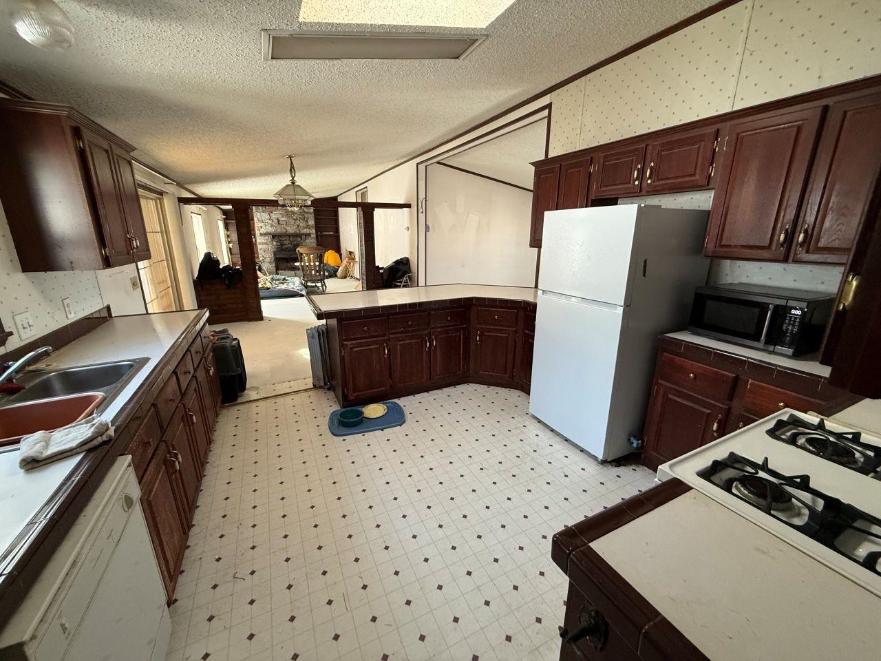 N4958 Arrowhead Trail Juneau, WI 53039 - Photo 3 of 36