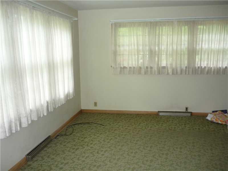 3554 Evergreen Road Pulaski, PA 16143 - Photo 3 of 14 Living Room.