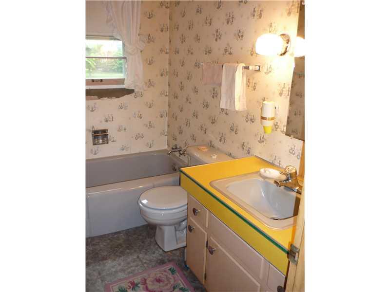 3554 Evergreen Road Pulaski, PA 16143 - Photo 9 of 14 Full Bath.