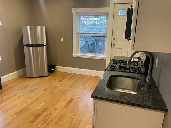 $2,100 | 37 Elliott Street, Unit 4, Danvers, MA 01923