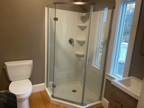 $2,100 | 37 Elliott Street, Unit 4, Danvers, MA 01923