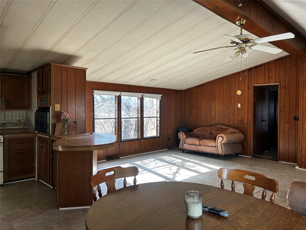 194 Lakeview Court Sunset, TX 76270 - Photo 18 of 19 a car parked in garage