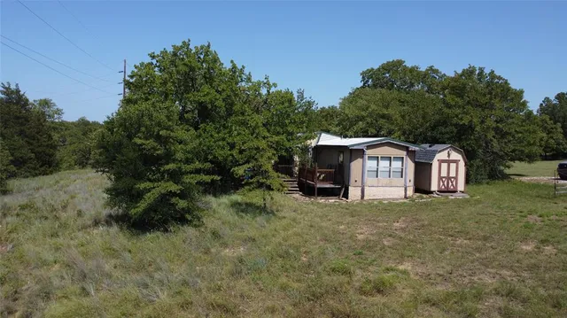 $375,000 | 194 Lakeview Court, Sunset, TX 76270