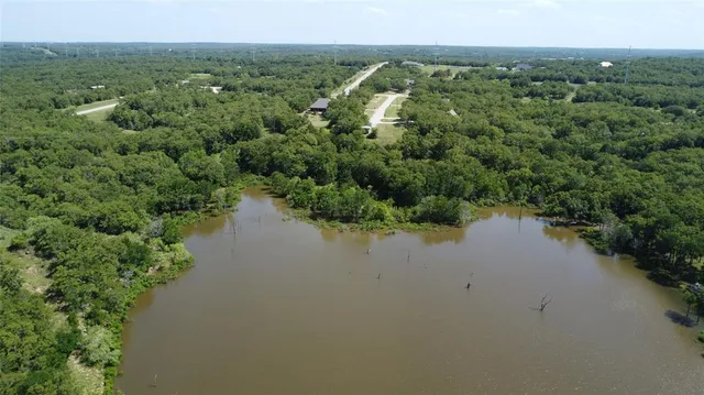 $375,000 | 194 Lakeview Court, Sunset, TX 76270