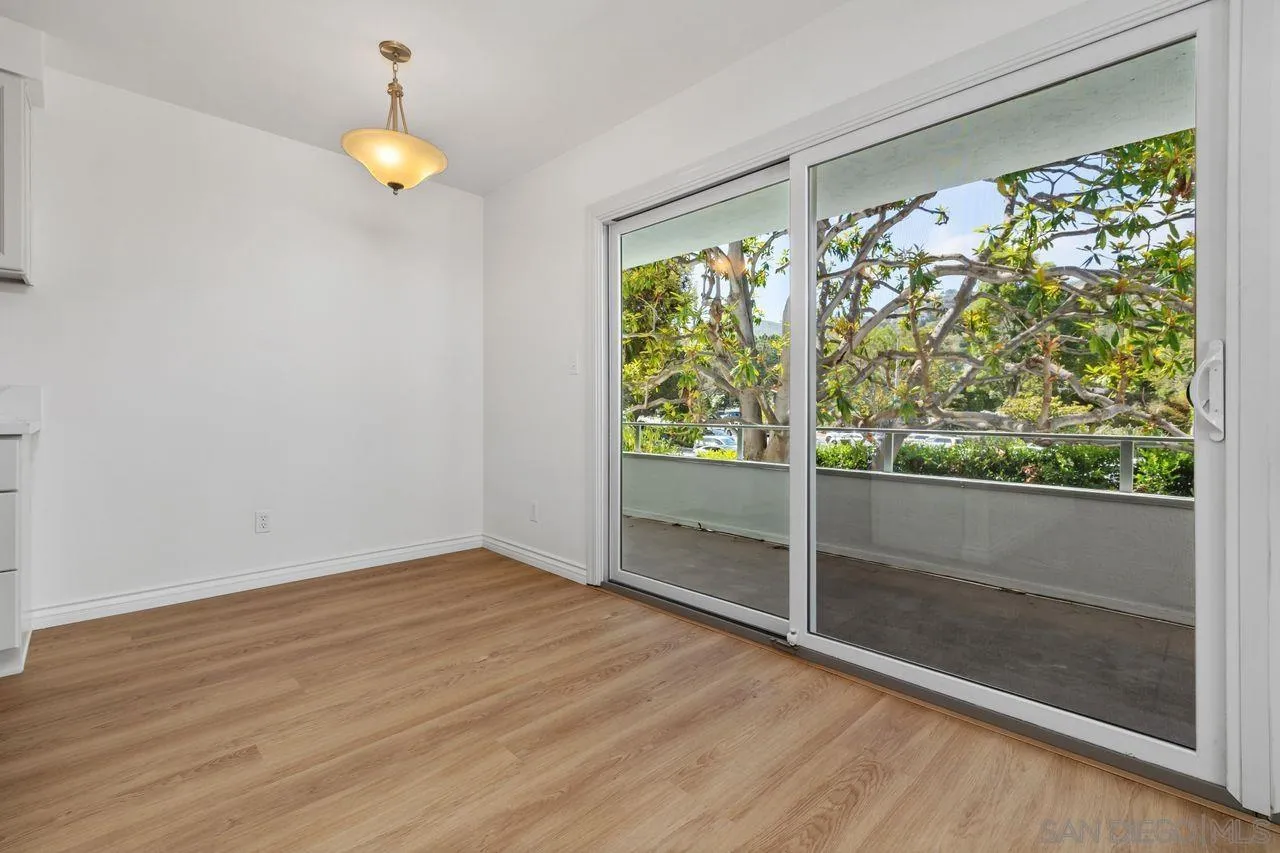 2368 Torrey Pines Road, Unit 63 La Jolla, CA 92037 - Photo 16 of 41 Dining Area