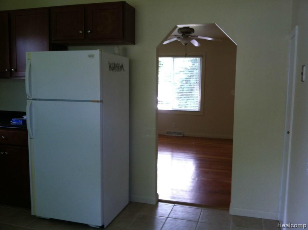 3611 Samuel Avenue Rochester, MI 48309 - Photo 10 of 12 134.jpg