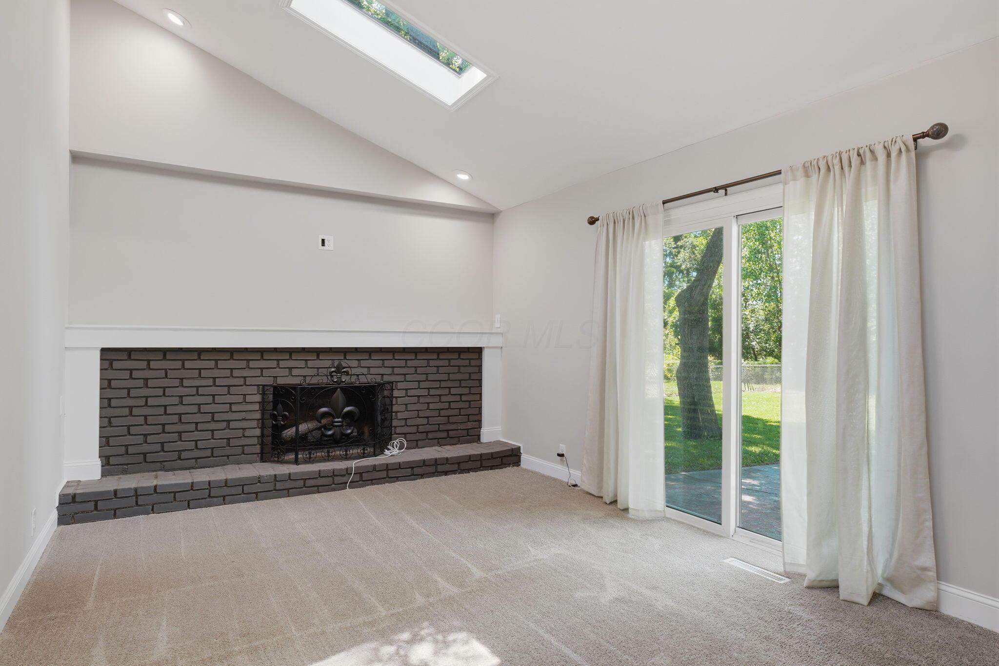 2547 McCutcheon Road Columbus, OH 43219 - Photo 13 of 55 family room