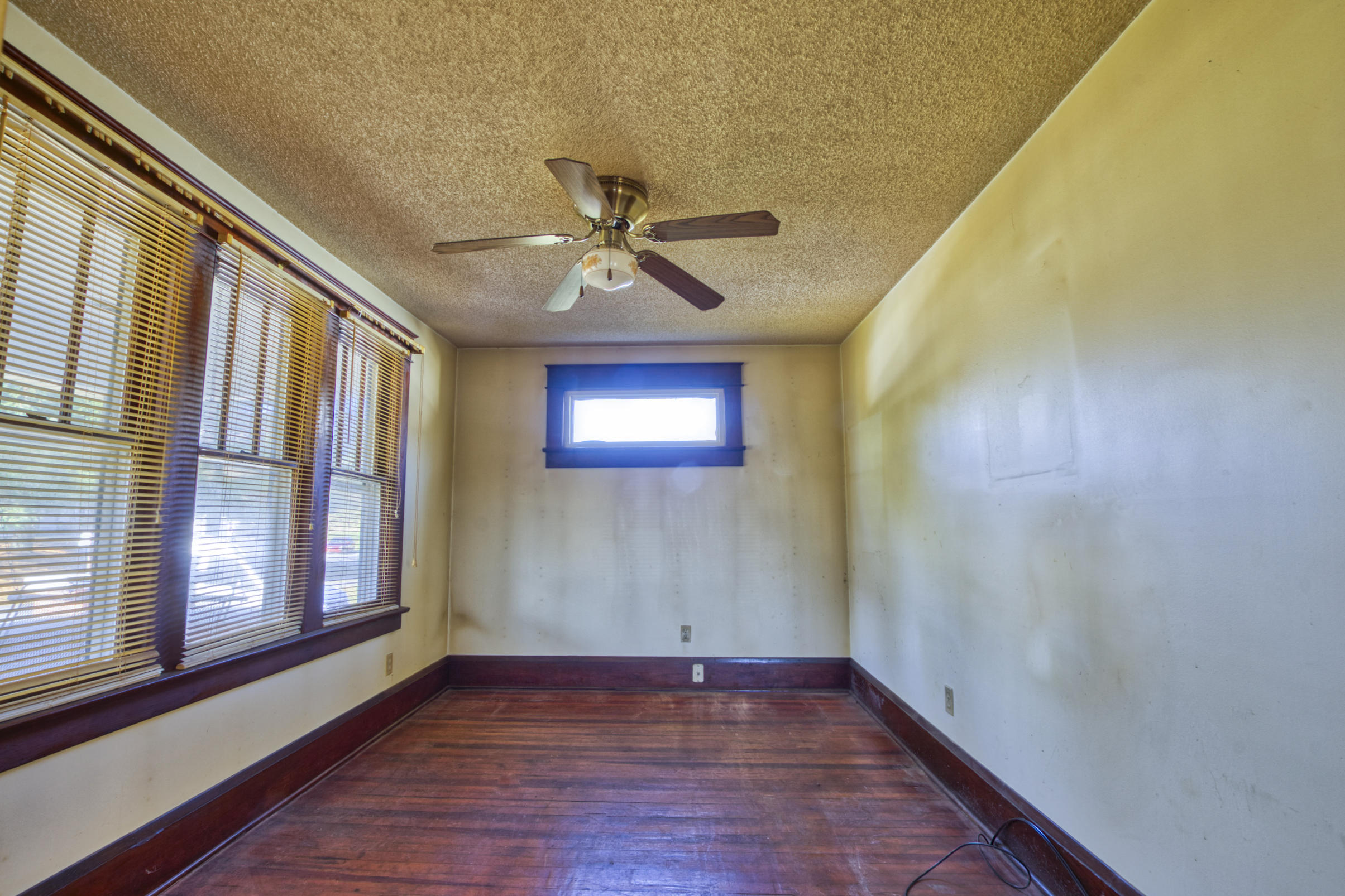 1101 North Paperville Road Bristol, TN 37620 - Photo 12 of 37 DSC_1759
