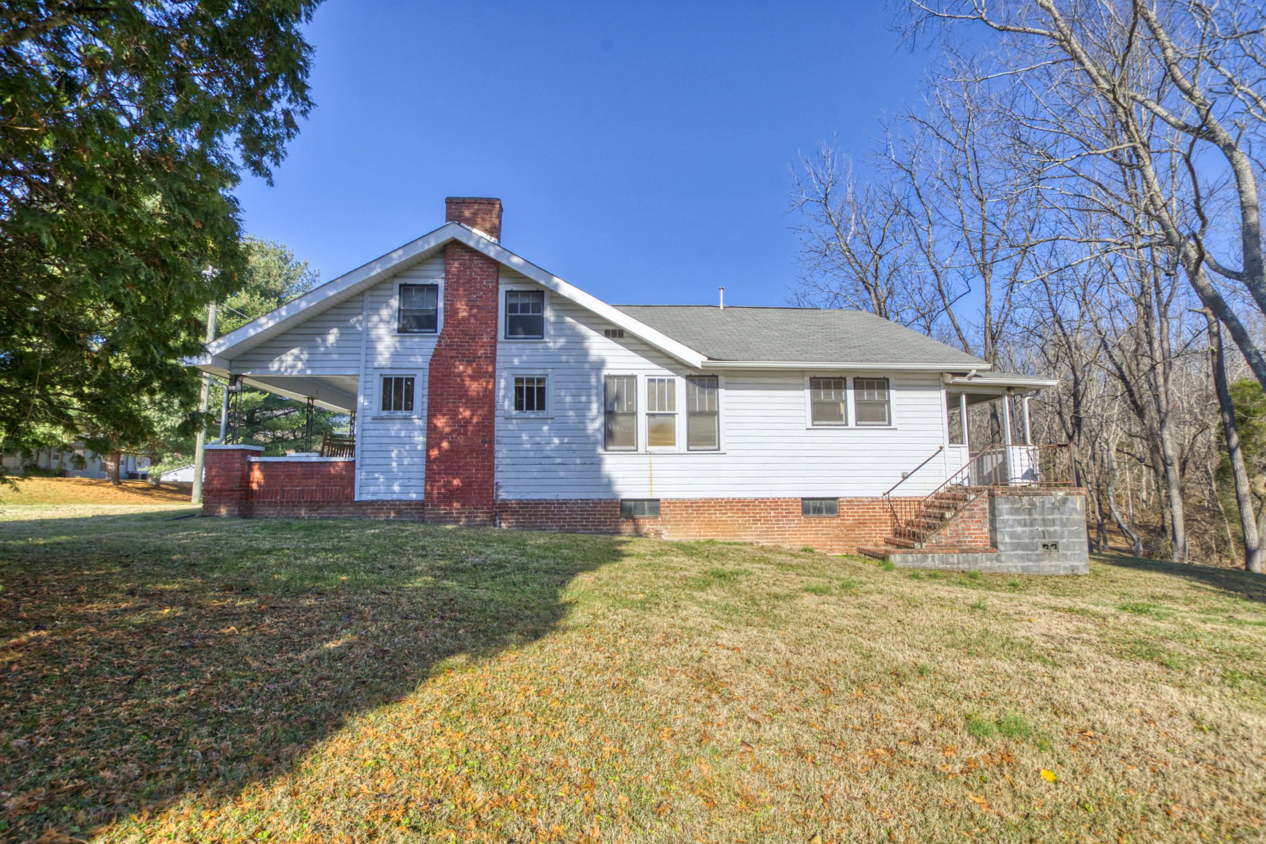 1101 North Paperville Road Bristol, TN 37620 - Photo 4 of 37 DSC_1723