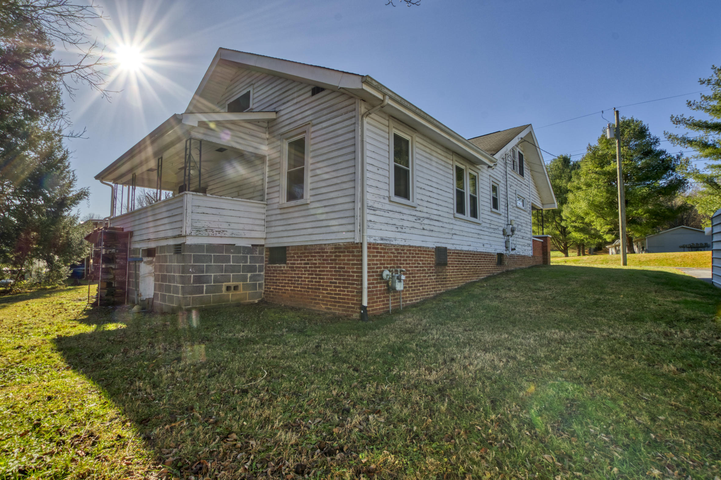 1101 North Paperville Road Bristol, TN 37620 - Photo 6 of 37 DSC_1744