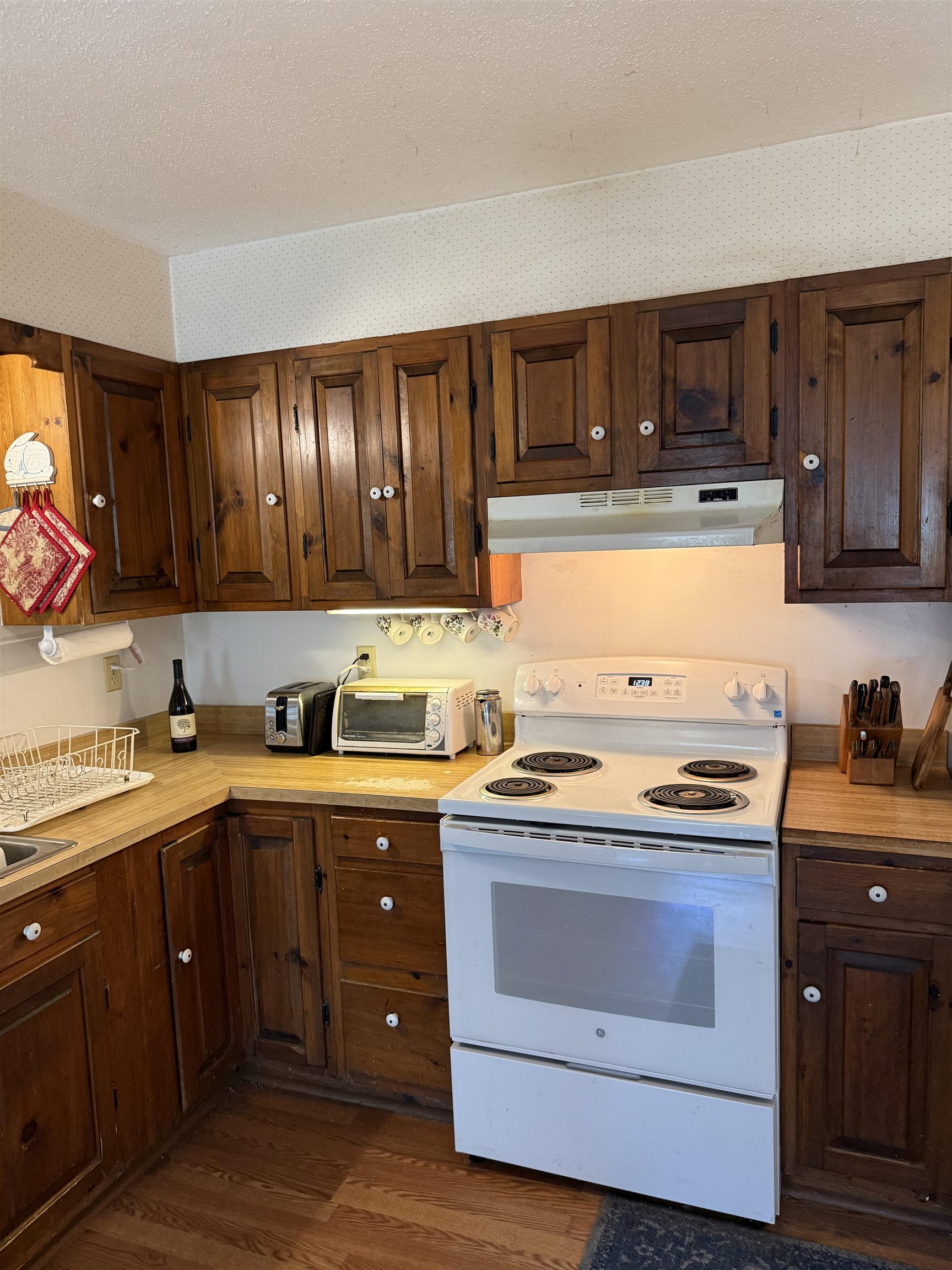 3243 Shunpike Road Mount Holly, VT 05758 - Photo 12 of 47