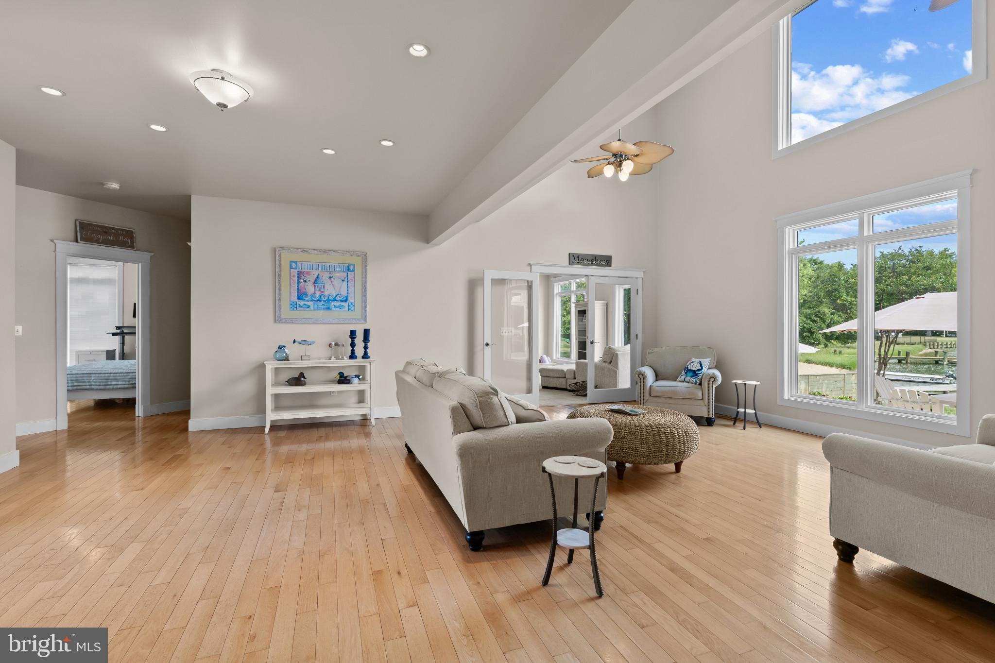 3733 Thomas Point Road Annapolis, MD 21403 - Photo 8 of 46 Light and bright with wall of windows