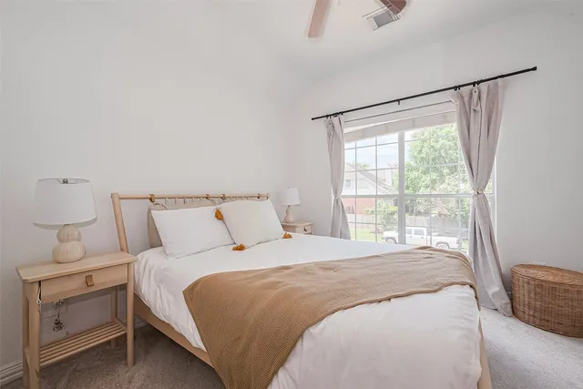 $4,800 | 157 East Frontera Circle, The Woodlands, TX 77382