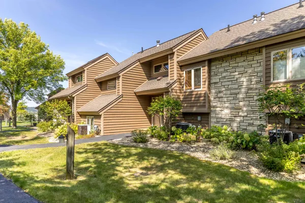 $189,000 | 26 Poplar Ridge, Galena, IL 61036