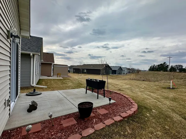 $285,000 | 215 8th Avenue Northeast, Isanti, MN 55040