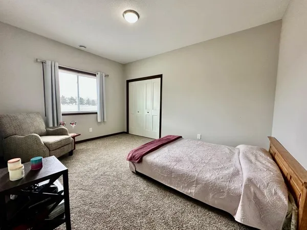 $285,000 | 215 8th Avenue Northeast, Isanti, MN 55040