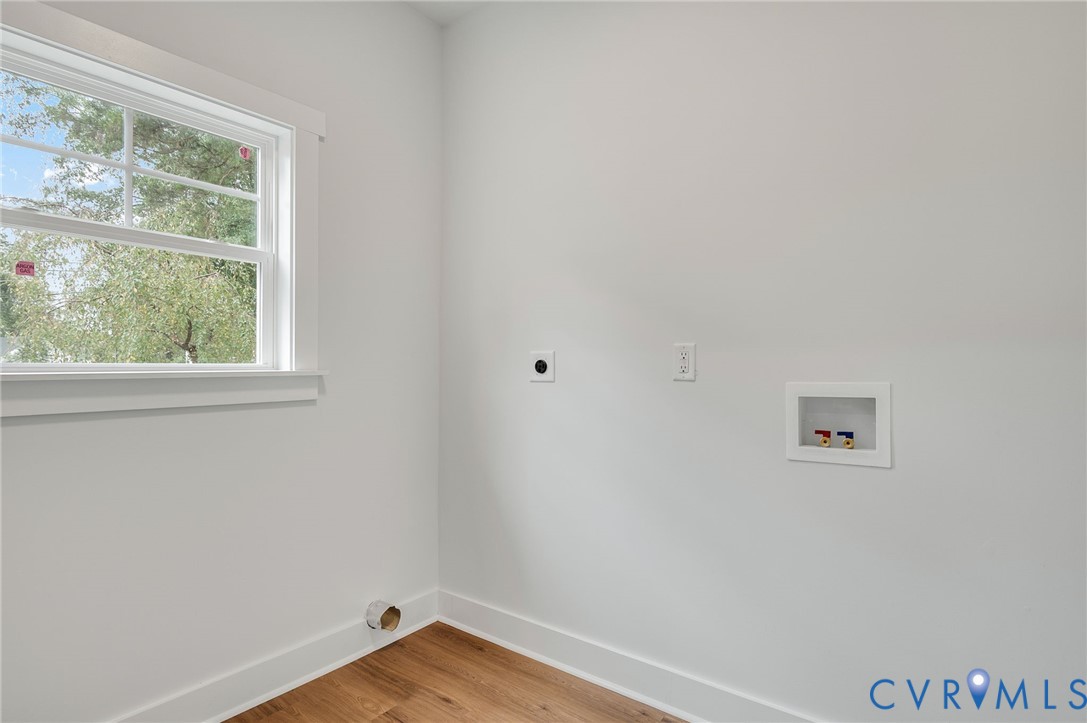 1619 12th Street Victoria, VA 23974 - Photo 18 of 30 a view of a small space with window