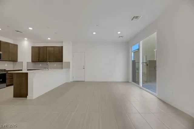 $2,900 | 2770 Alfena Place, Henderson, NV 89044