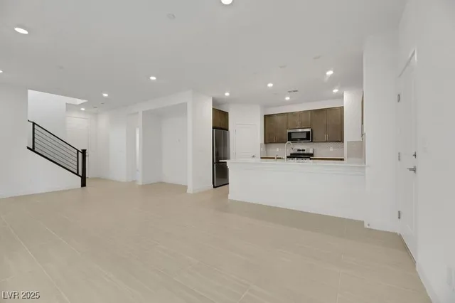 $2,900 | 2770 Alfena Place, Henderson, NV 89044