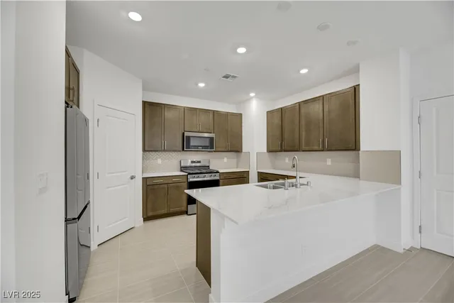 $2,900 | 2770 Alfena Place, Henderson, NV 89044