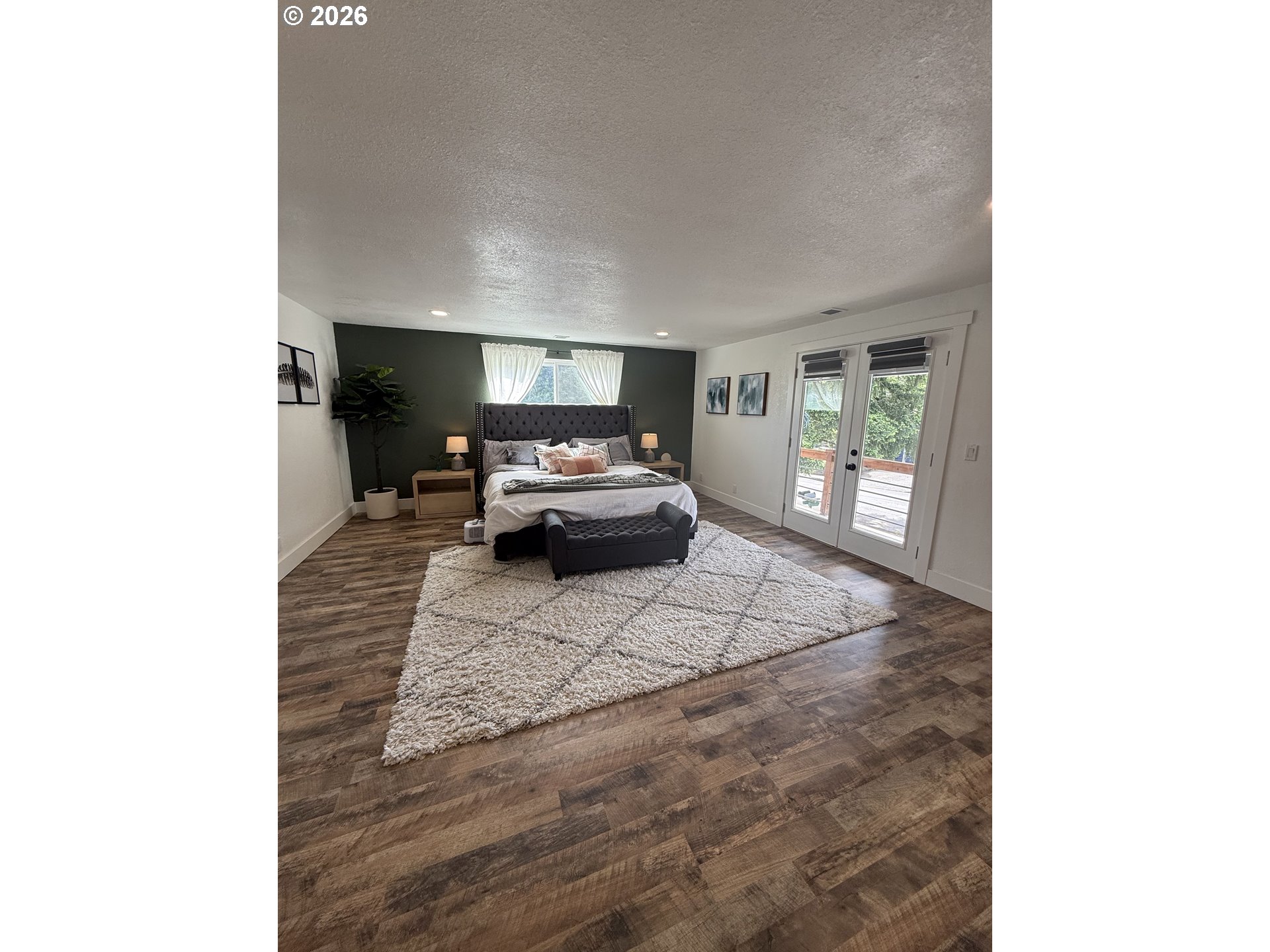 6974 Glacier Drive Springfield, OR 97478 - Photo 13 of 37 a living room with furniture and a area