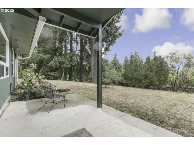 a view of outdoor space