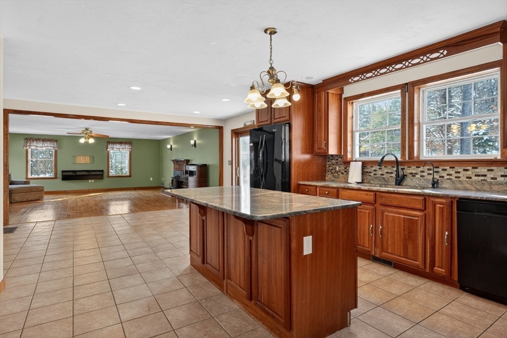 11 Yeoman Road Charlton, MA 01507 - Photo 11 of 35